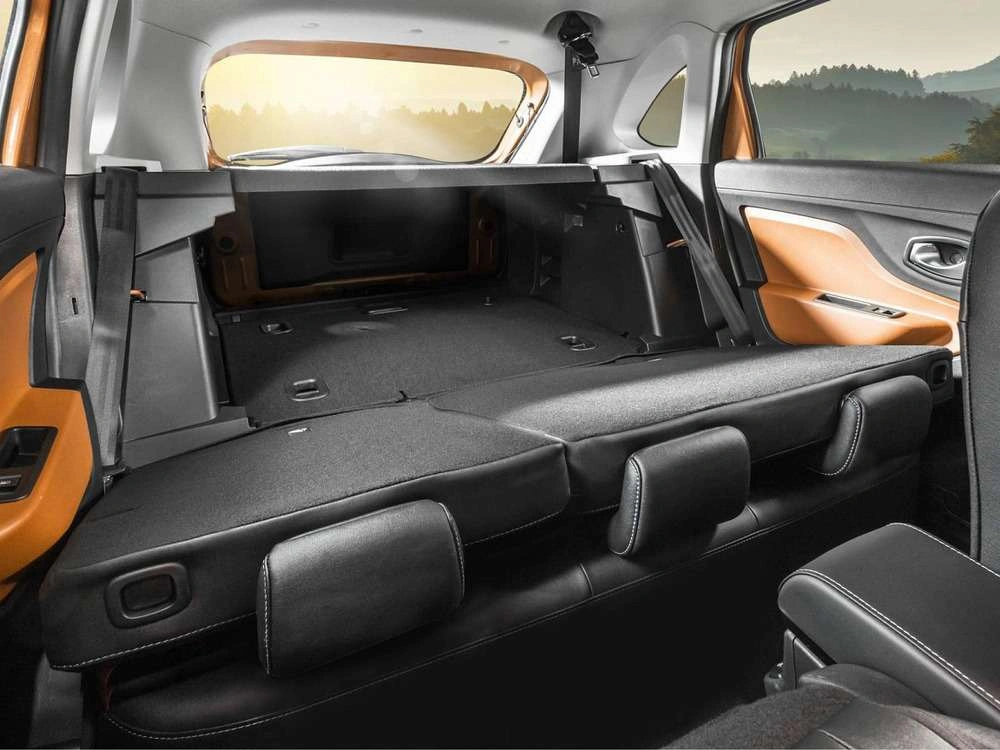 Lada Xray Cross - фото №10